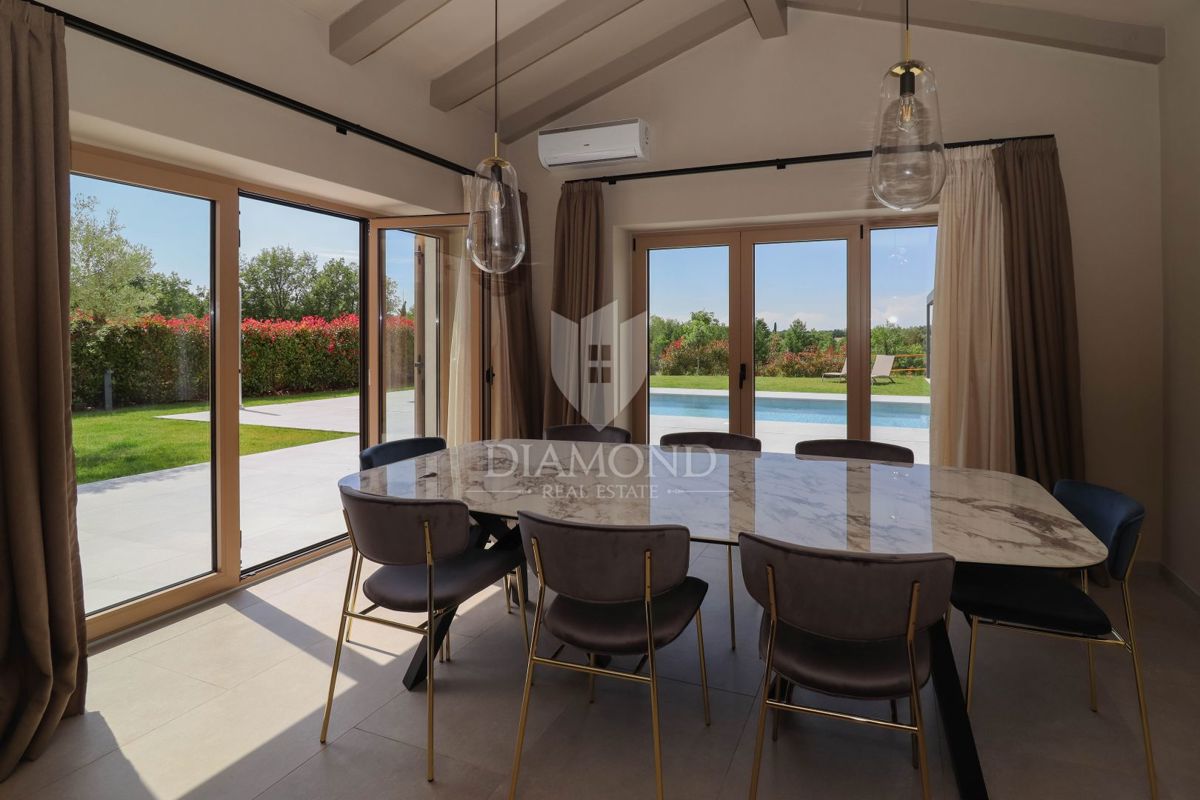 Parenzo, dintorni, villa in pietra d'Istria in posizione tranquilla