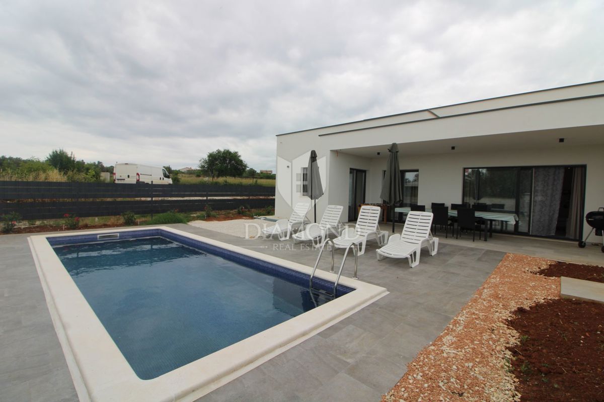 Dignano, nuova costruzione, ottima casa vacanze con piscina