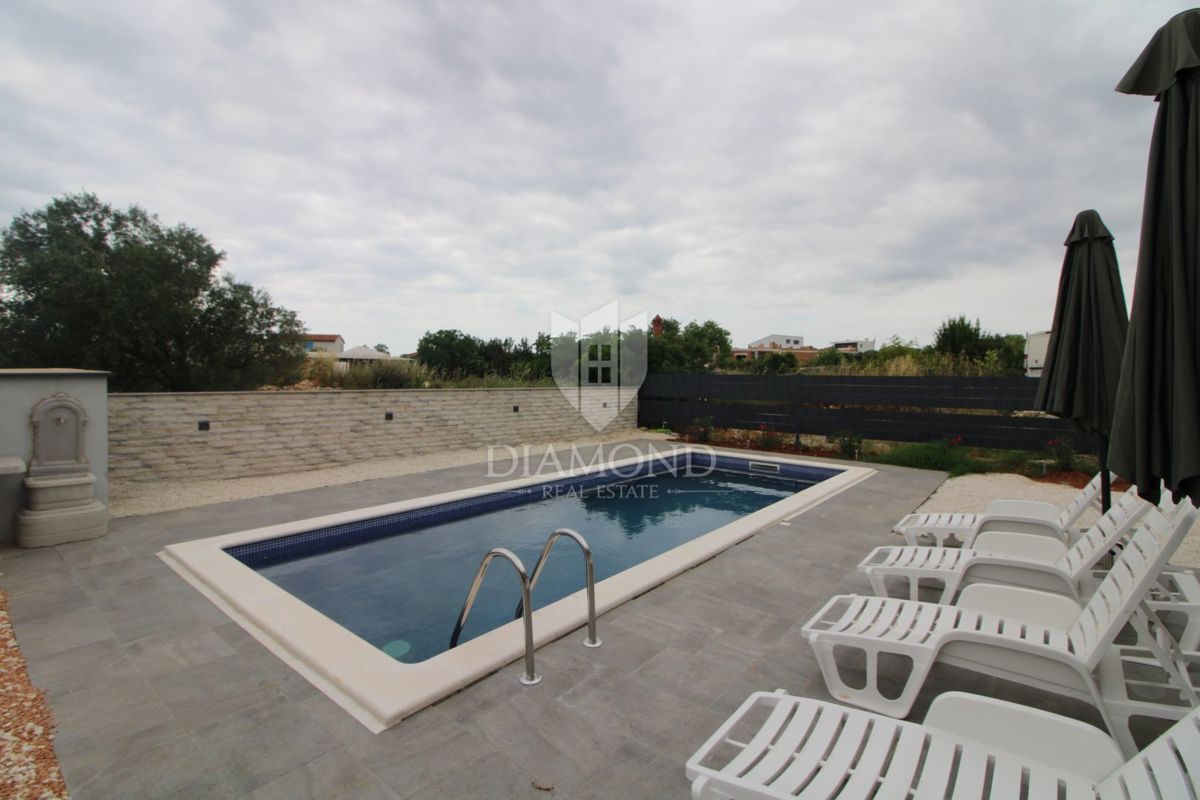 Dignano, nuova costruzione, ottima casa vacanze con piscina