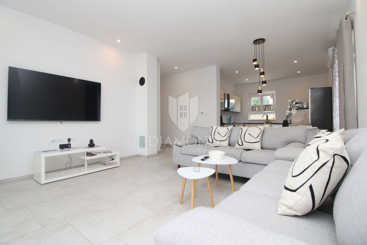 Dignano, nuova costruzione, ottima casa vacanze con piscina