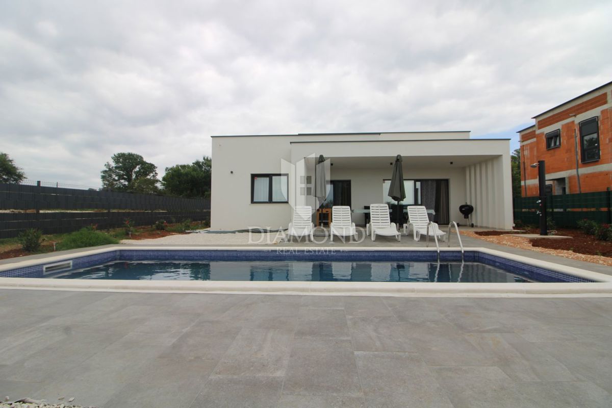 Dignano, nuova costruzione, ottima casa vacanze con piscina