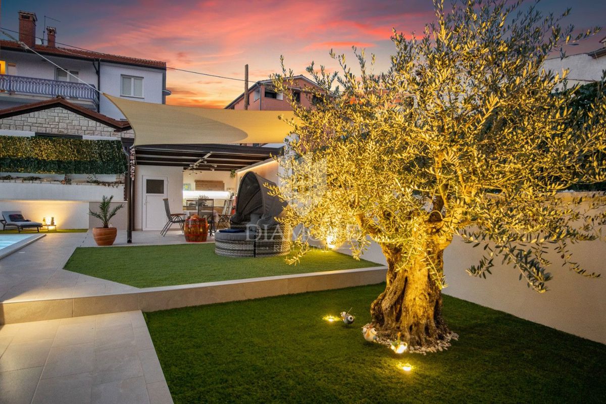 Bella casa nel centro di Rovigno con piscina