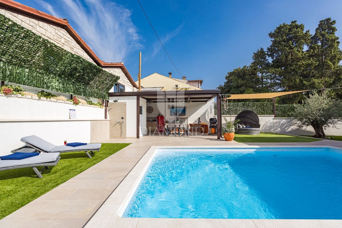 Bella casa nel centro di Rovigno con piscina