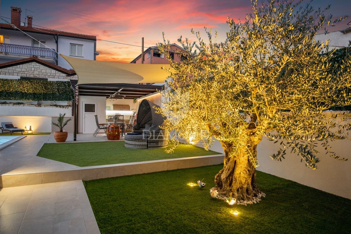 Bella casa nel centro di Rovigno con piscina