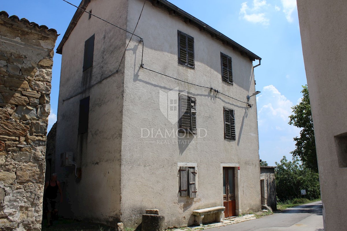 Cerovlje, casa in pietra con vista panoramica