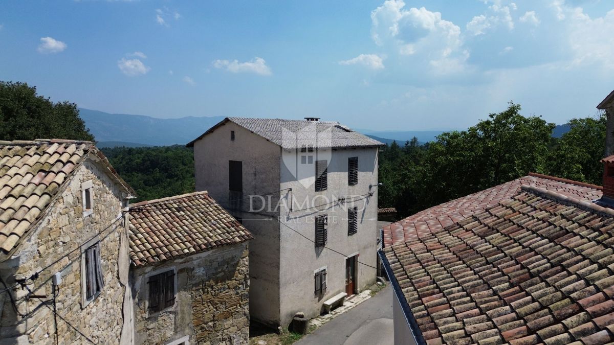 Cerovlje, casa in pietra con vista panoramica