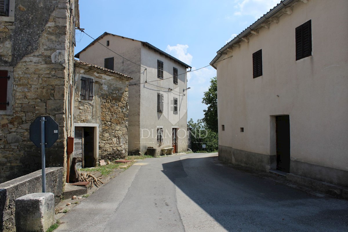 Cerovlje, casa in pietra con vista panoramica