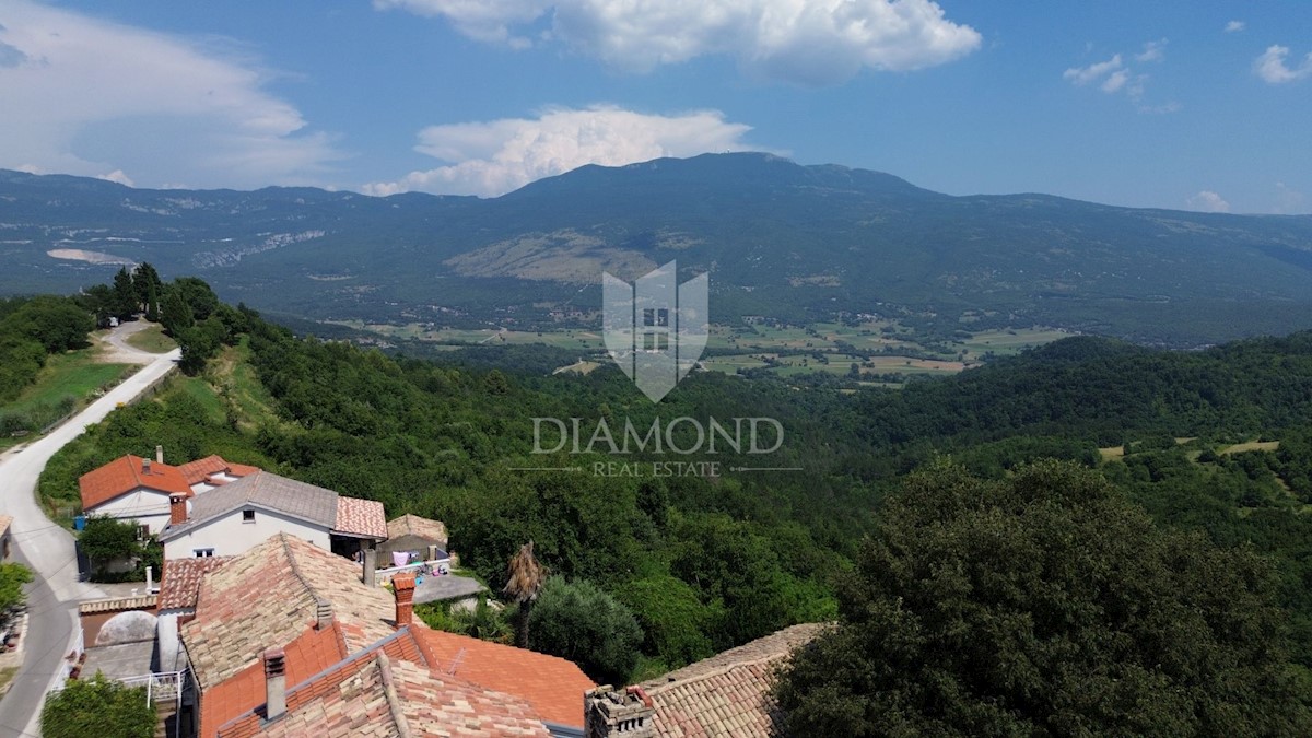 Cerovlje, casa in pietra con vista panoramica