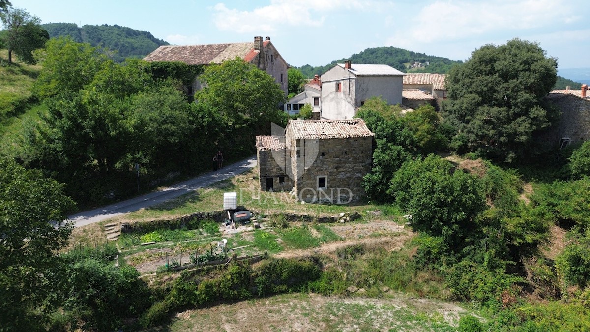 Cerovlje, casa in pietra con vista panoramica