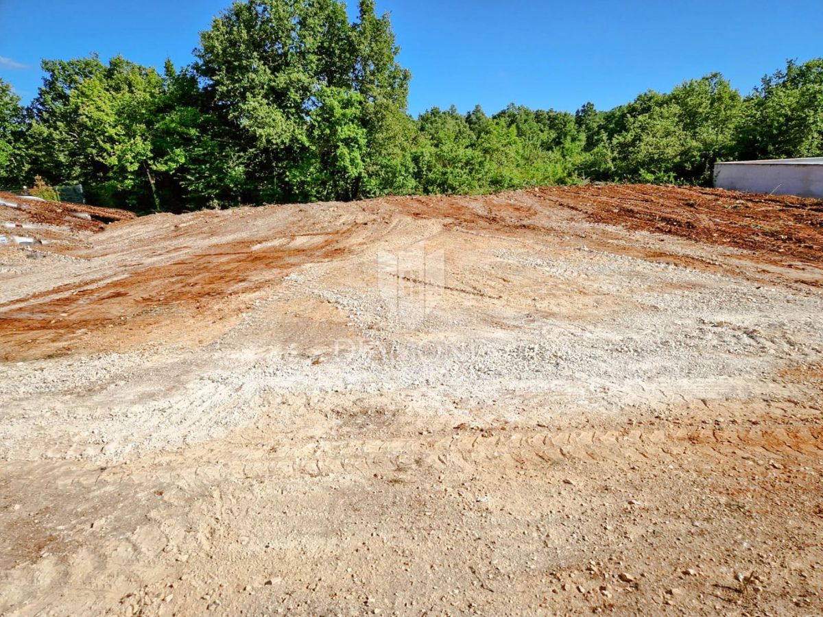 Terreno edificabile con progetto nelle vicinanze di Parenzo