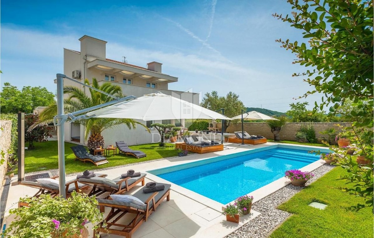 Rovigno, splendida villa con piscina e grande area wellness