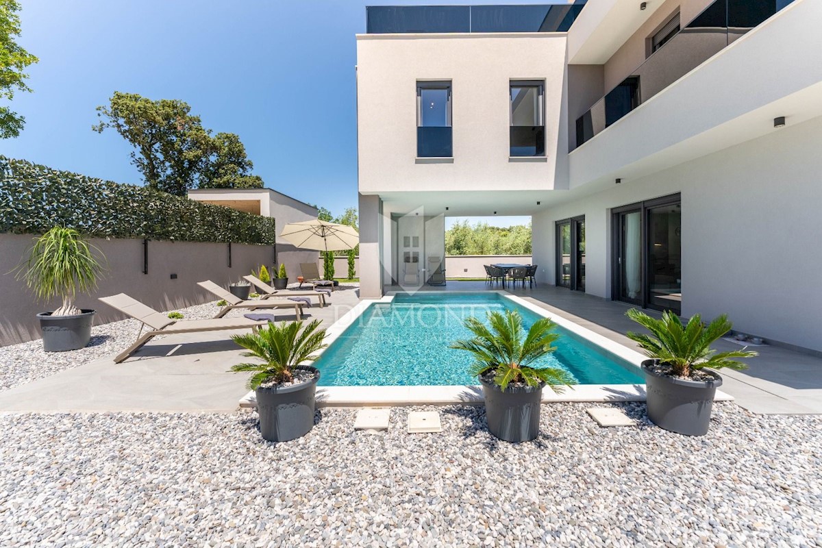 Elegante villa moderna con vista sul mare e Brioni