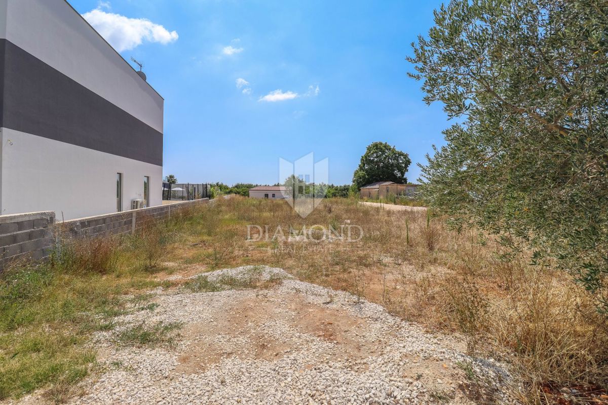 Terreno con permesso di costruzione e progetto vicino a Dignano! 