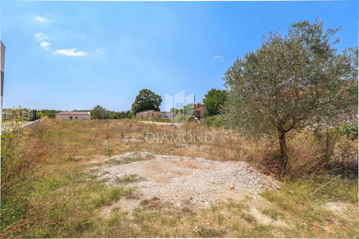 Terreno con permesso di costruzione e progetto vicino a Dignano! 