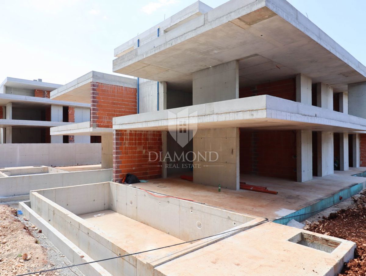 Bellissimo appartamento con piscina vicino a Rovigno