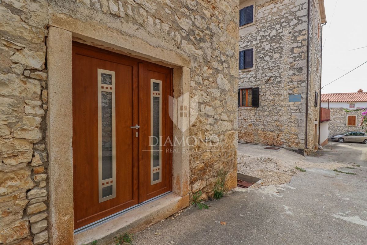 Istria, Verteneglio, casa con ristrutturazione iniziata!