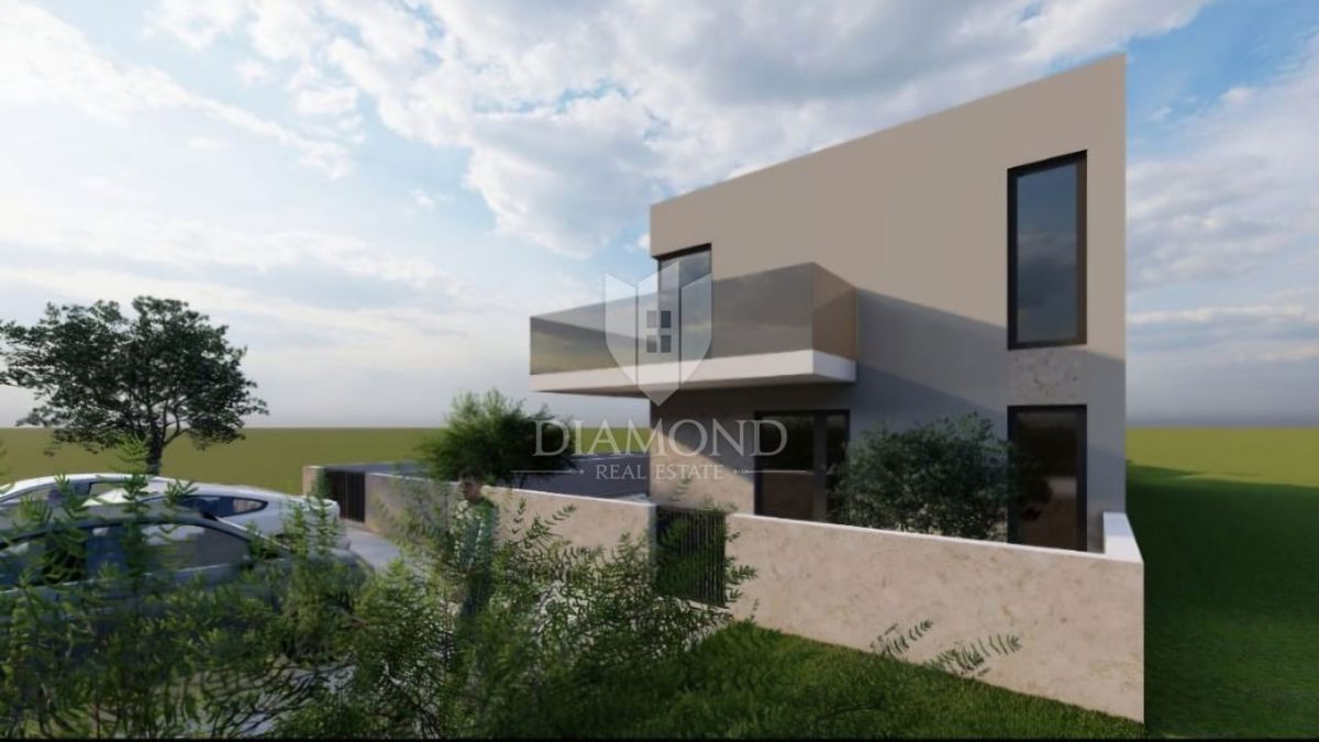 Parenzo, terreno edificabile con progetto a 2 km dal centro!