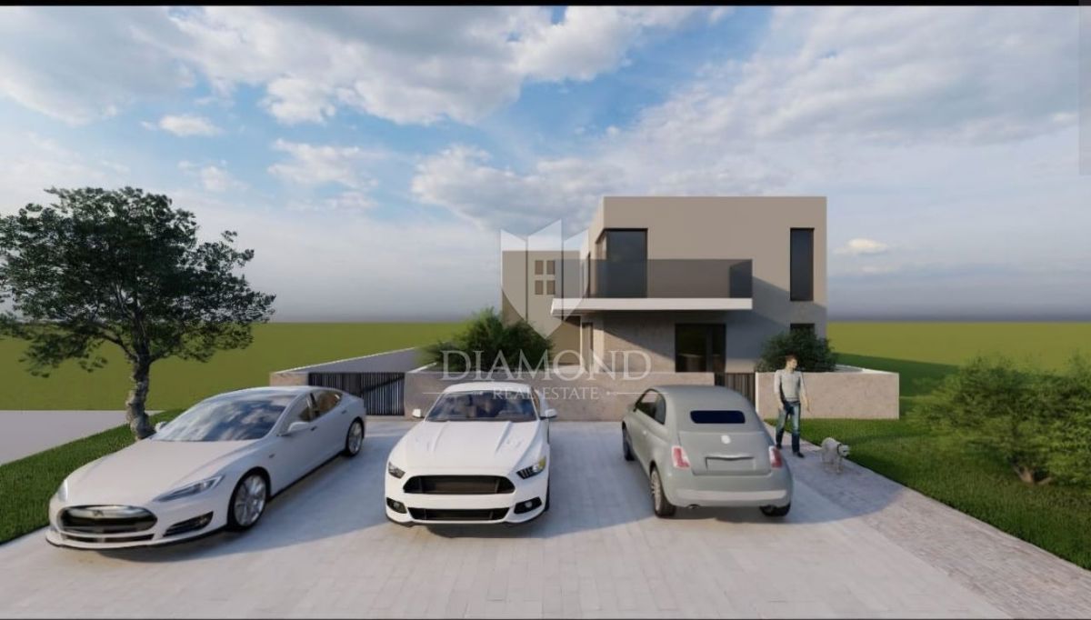 Parenzo, terreno edificabile con progetto a 2 km dal centro!