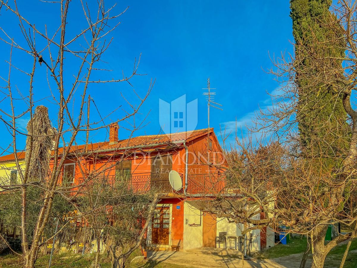 Casa istriana con 2 appartamenti vicino al confine sloveno