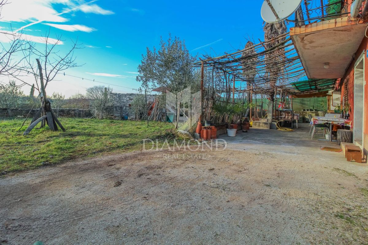 Casa istriana con 2 appartamenti vicino al confine sloveno