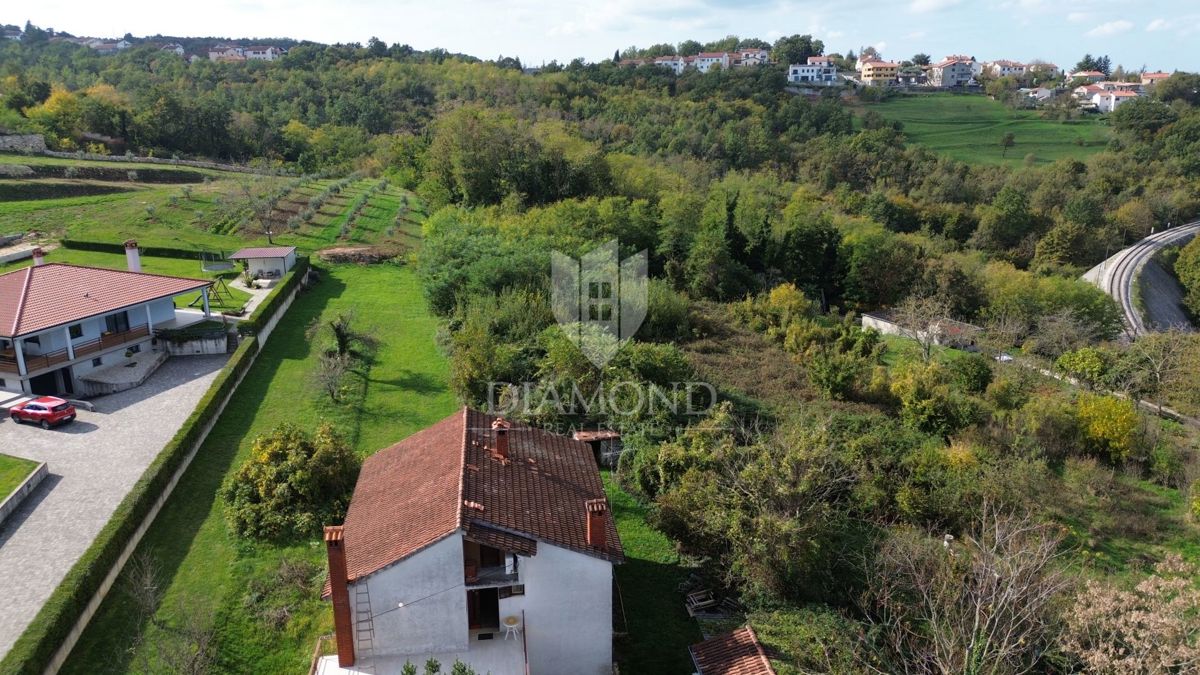 Pisino, casa con due appartamenti 