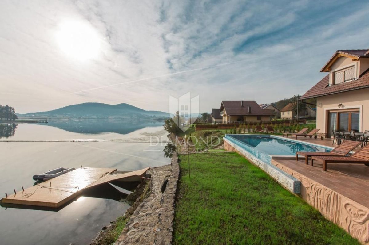 Ogulin, Splendida Villa sul Lago