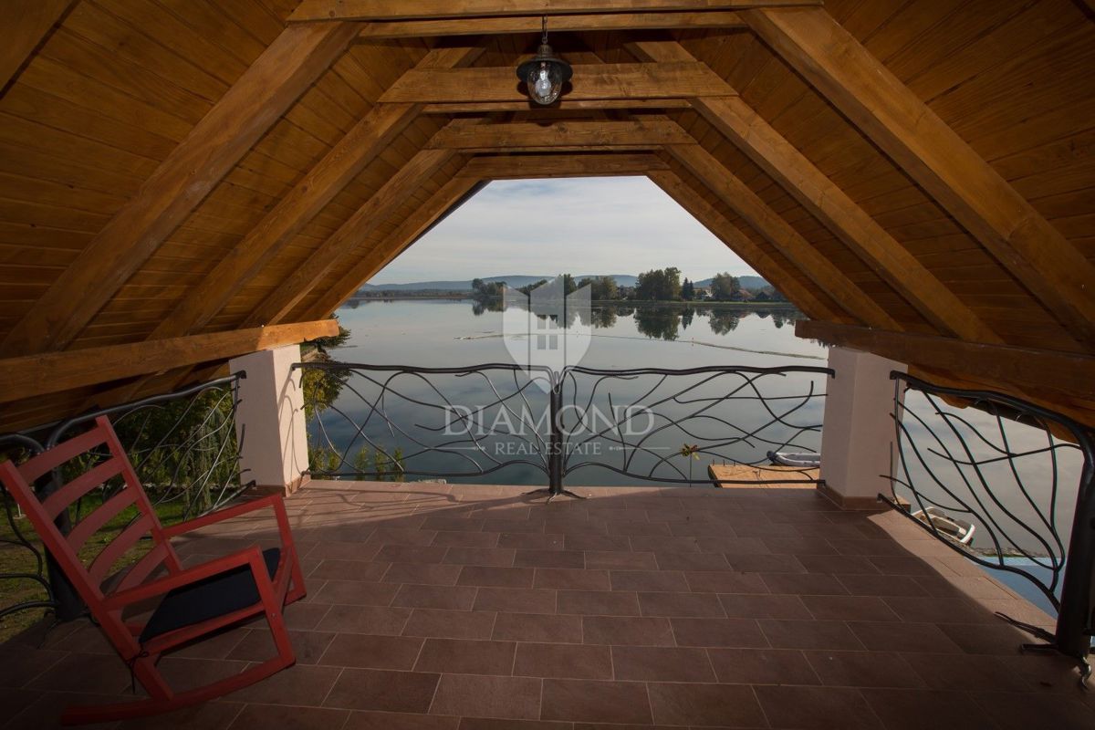 Ogulin, Splendida Villa sul Lago