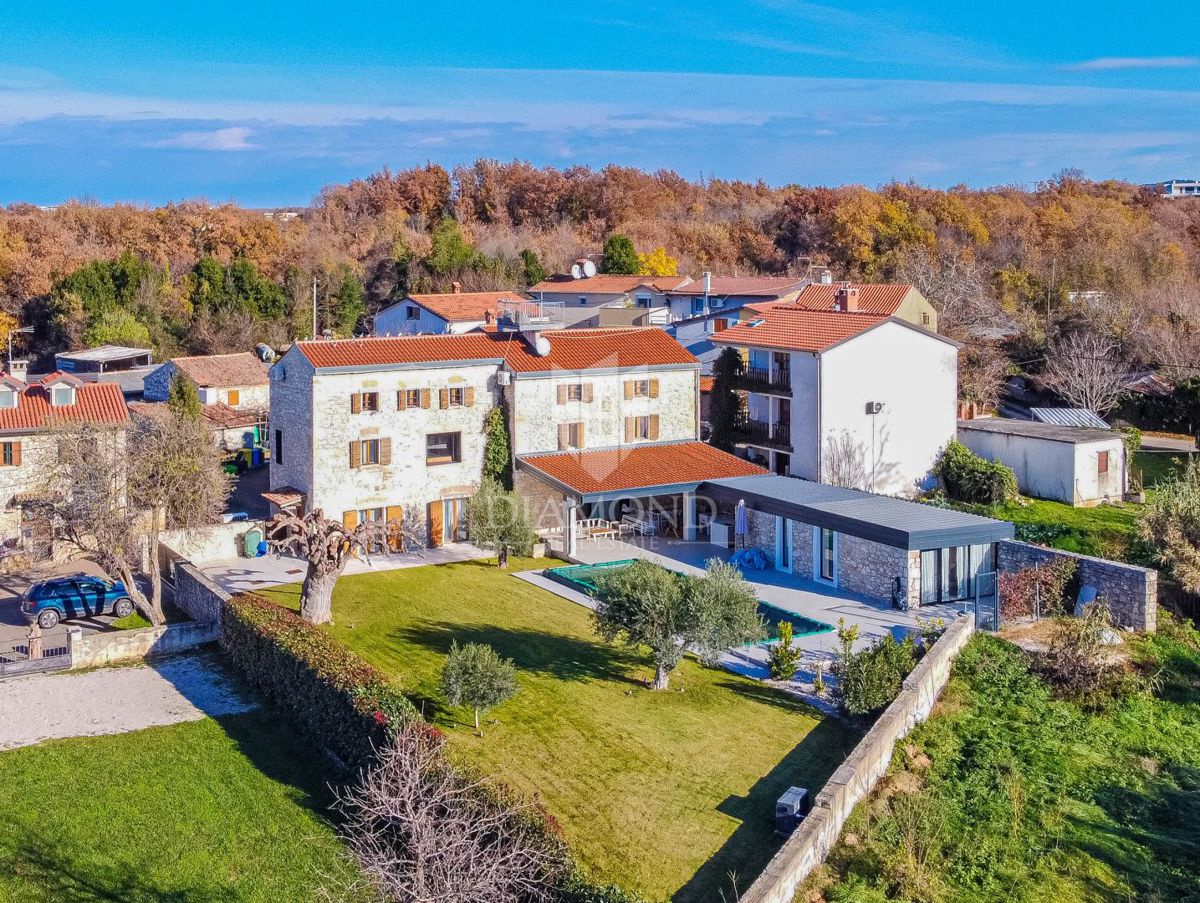 Cittanova, dintorni! Bellissima villa in pietra con piscina!