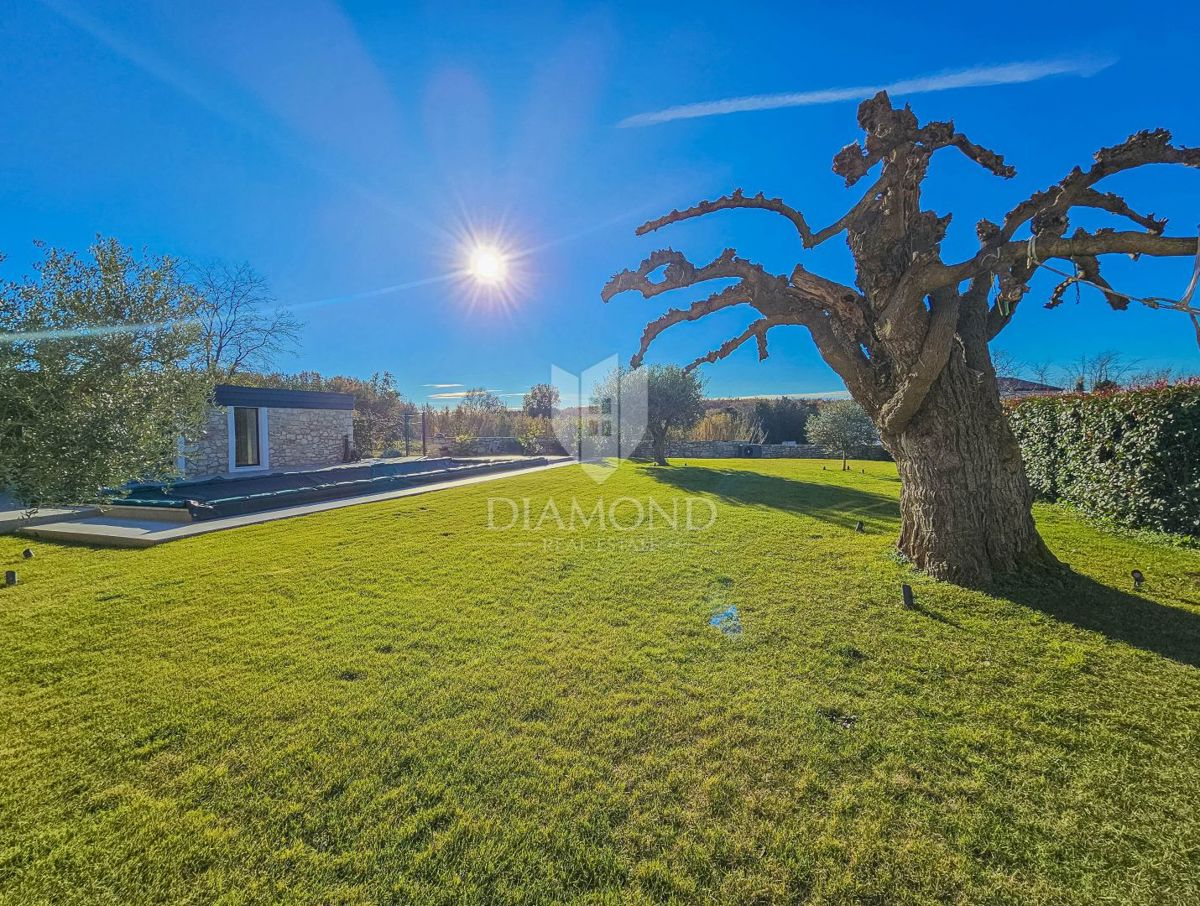 Cittanova, dintorni! Bellissima villa in pietra con piscina!