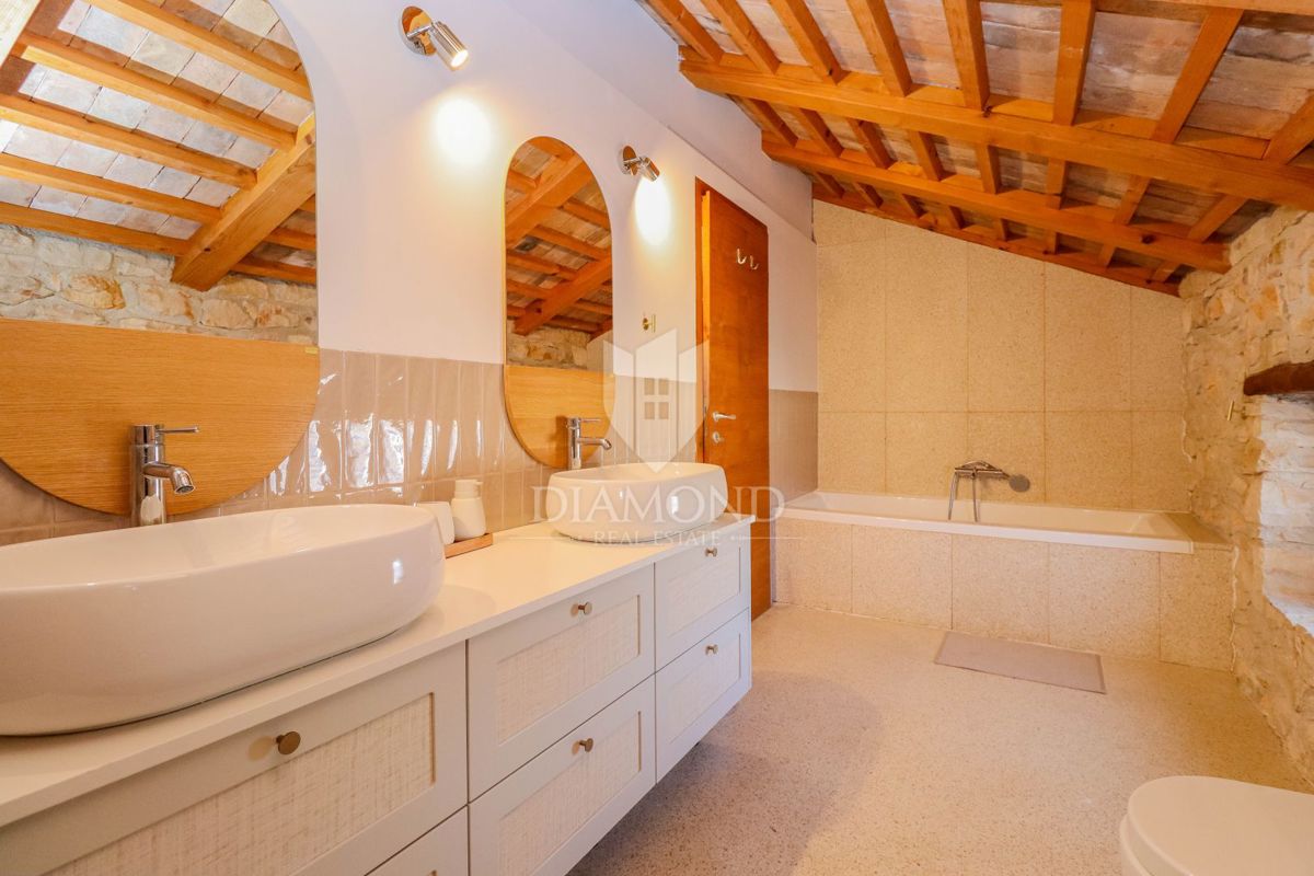 Cittanova, dintorni! Bellissima villa in pietra con piscina!