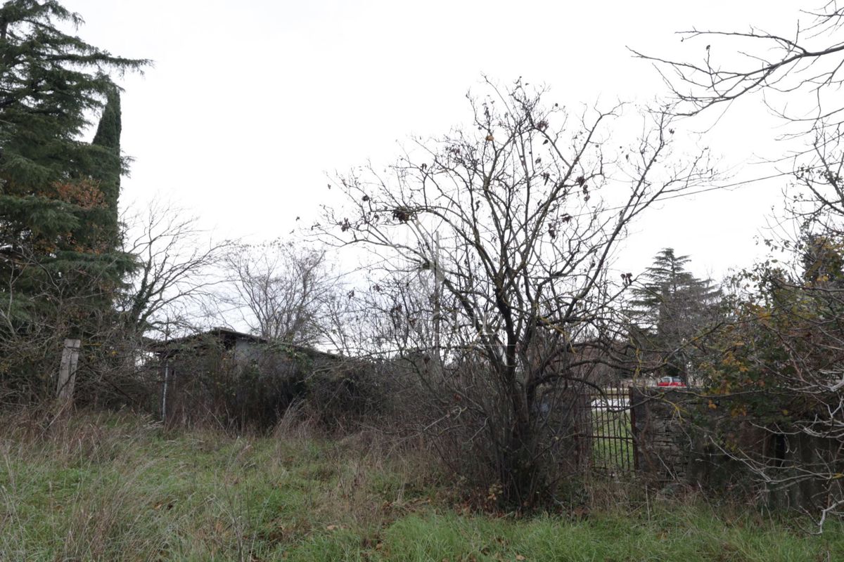 Terreno edificabile vicino a Rovigno, posizione ricercata!