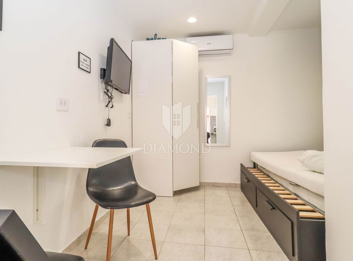 OPPORTUNITÀ! Palazzina a 200 m dal mare, Pješčana Uvala! 