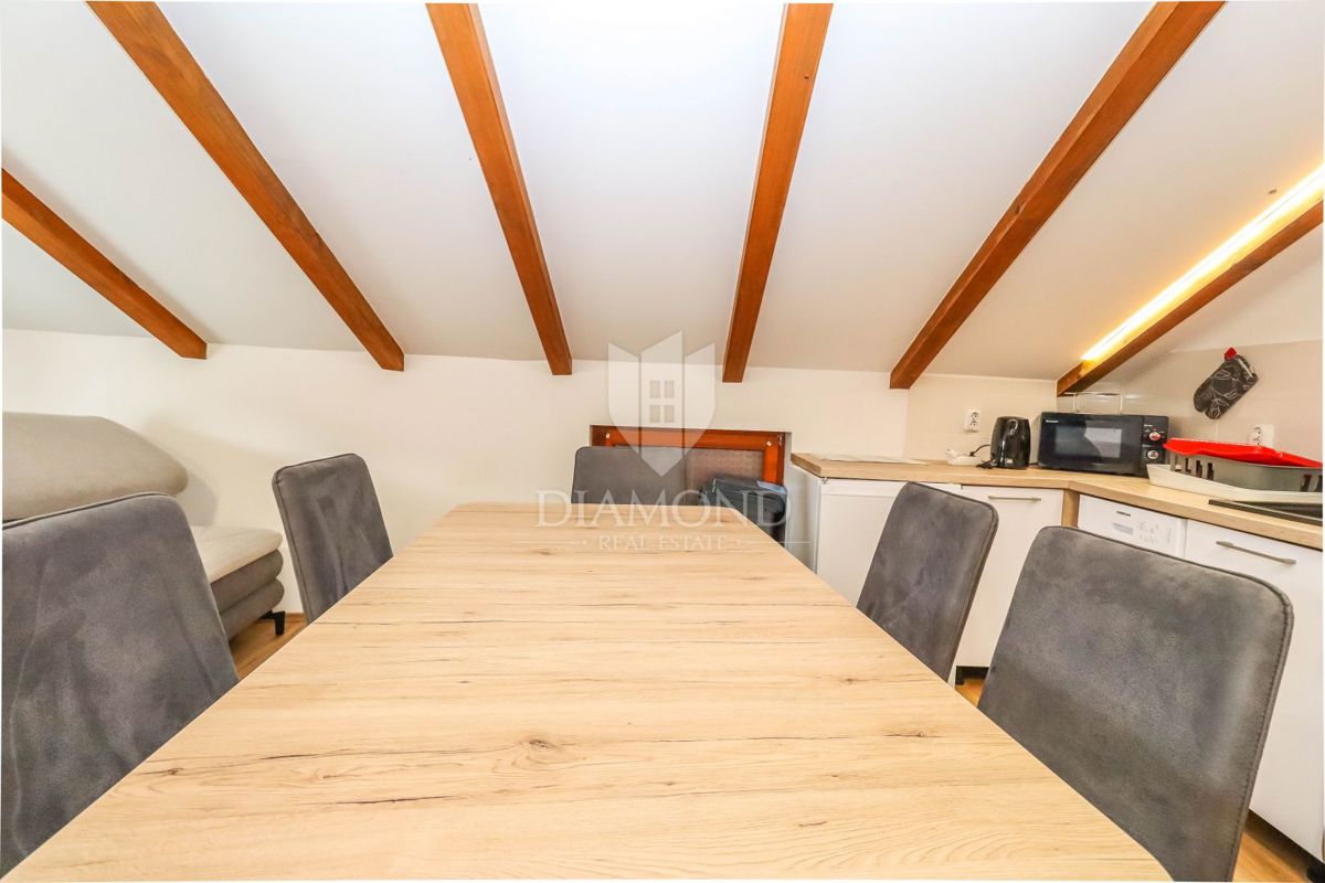 OPPORTUNITÀ! Palazzina a 200 m dal mare, Pješčana Uvala! 