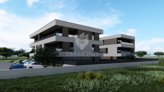 Appartamento con cortile in una posizione ambita, Pola 