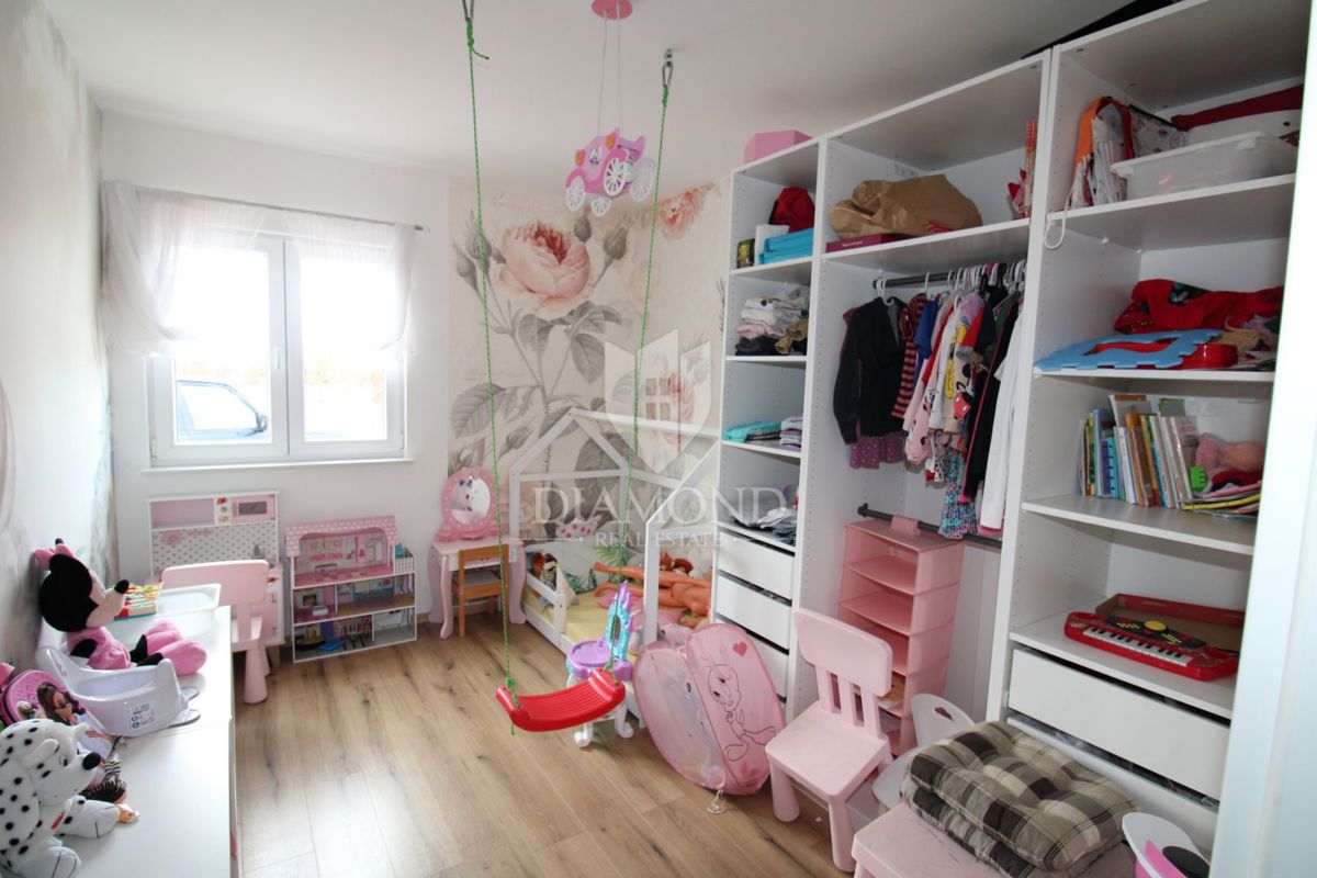 Casa situata su un ampio terreno di 10.350 metri quadrati.