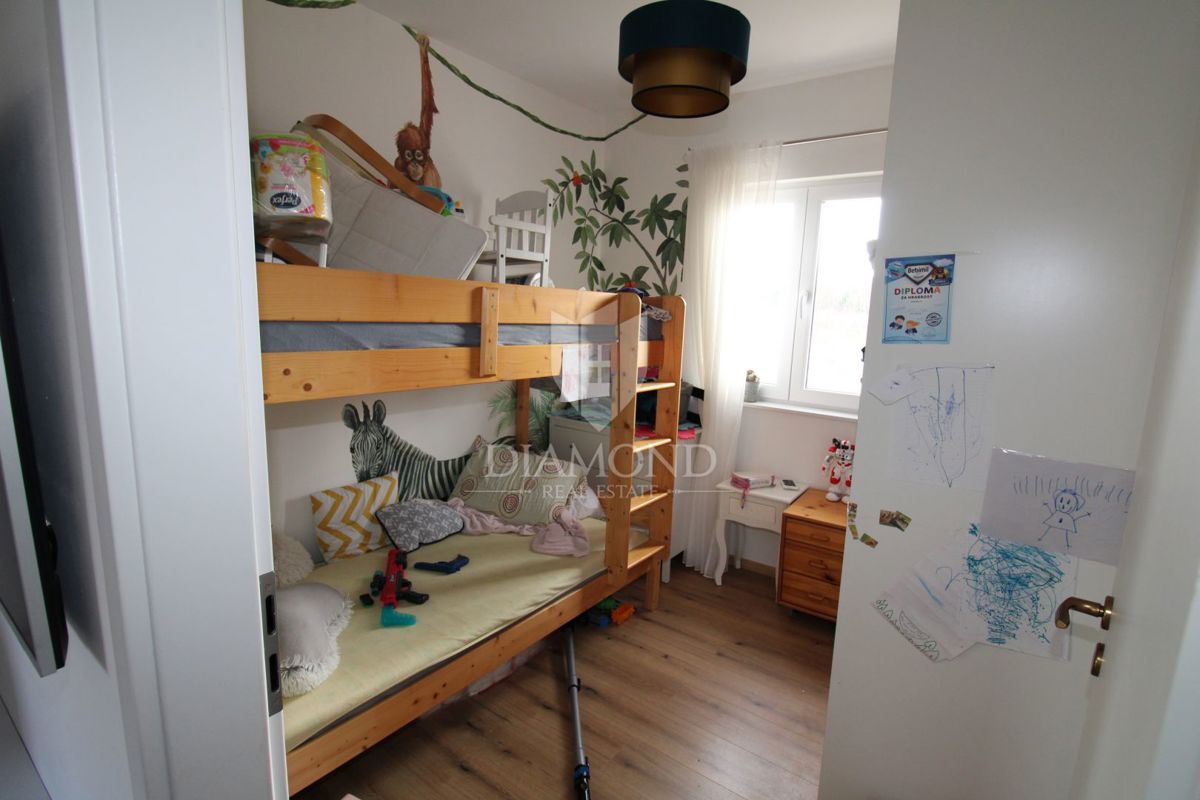 Casa situata su un ampio terreno di 10.350 metri quadrati.