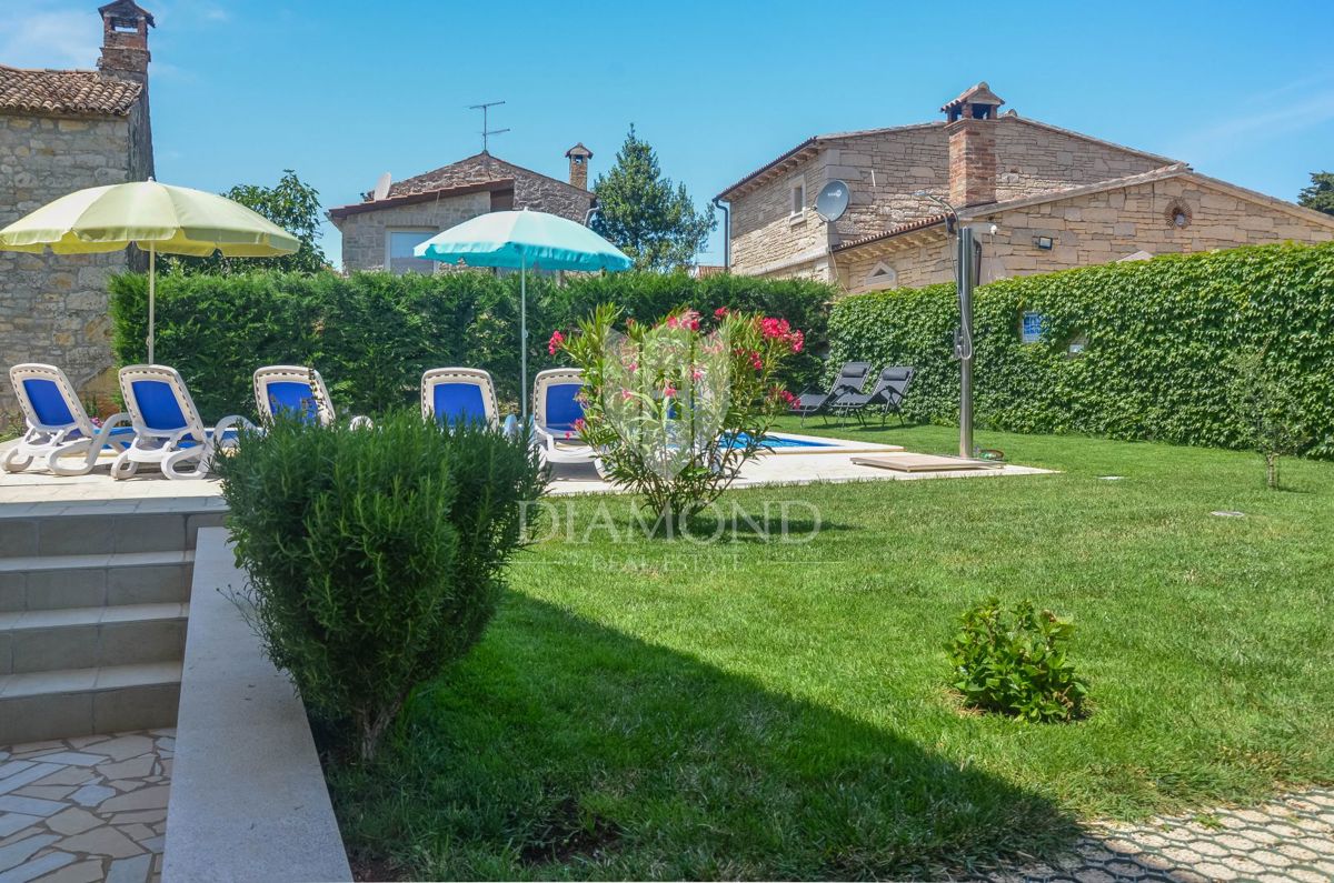 Parenzo, dintorni, casa in pietra d'Istria autoctona ristrutturata in un posto tranquillo!