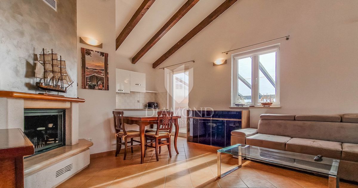 Parenzo, dintorni, bellissima casa bifamiliare con vista mare!