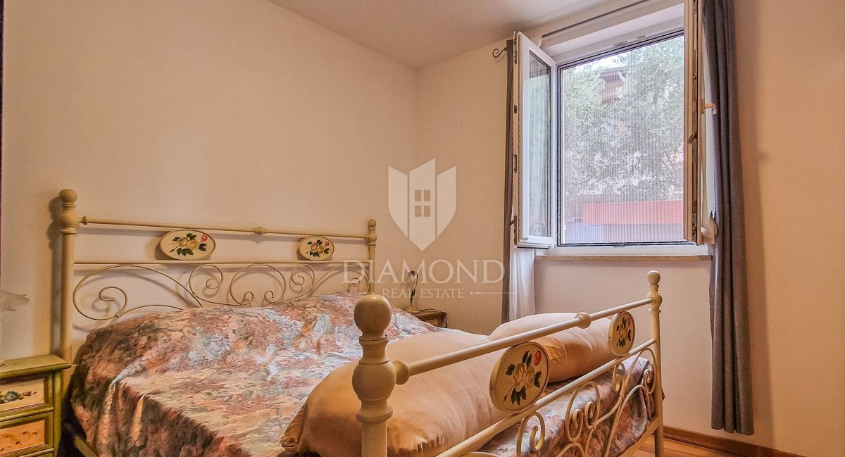 Parenzo, dintorni, bellissima casa bifamiliare con vista mare!