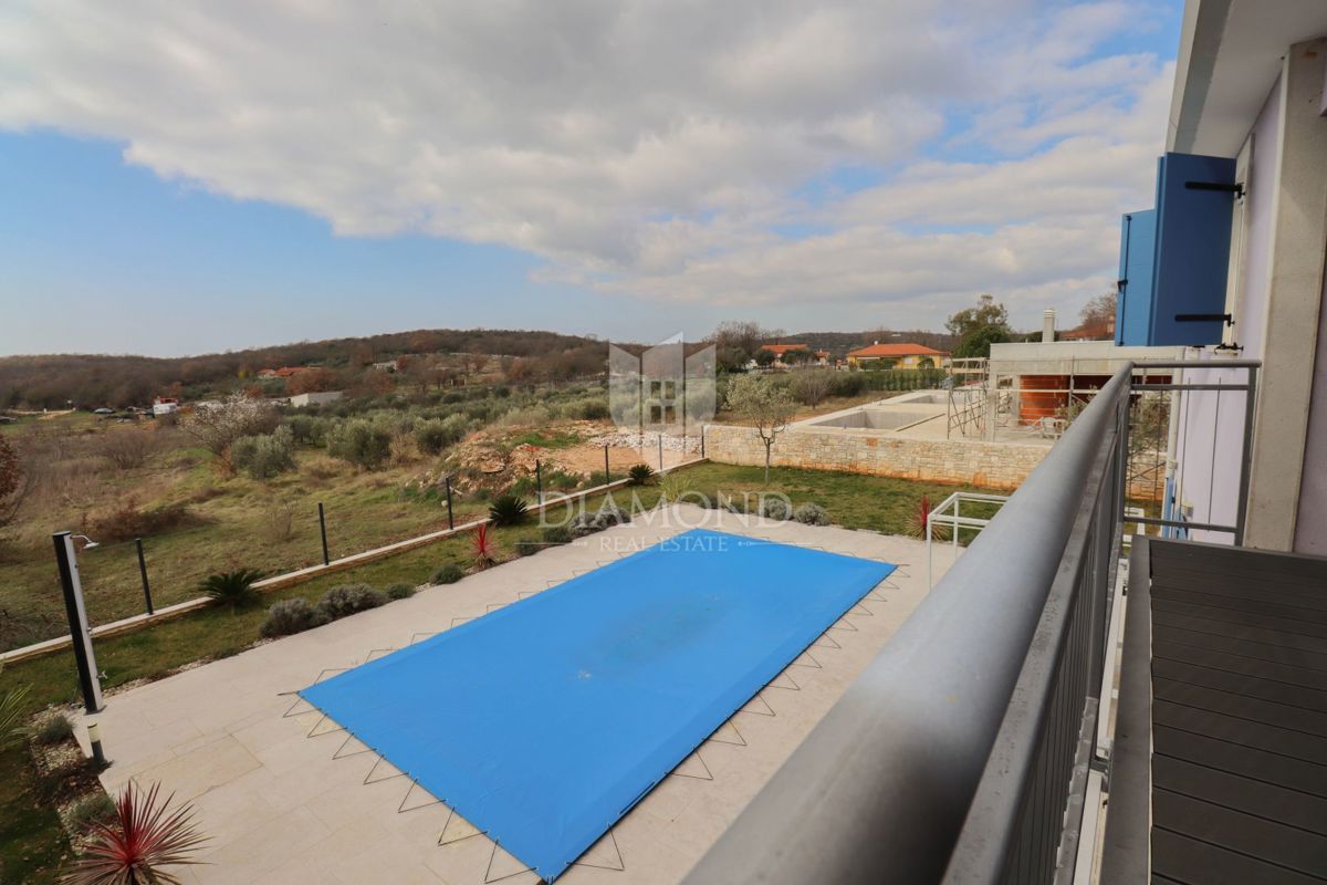 Bellissima casa con piscina, a 9 km da Rovigno, vista e tranquillità