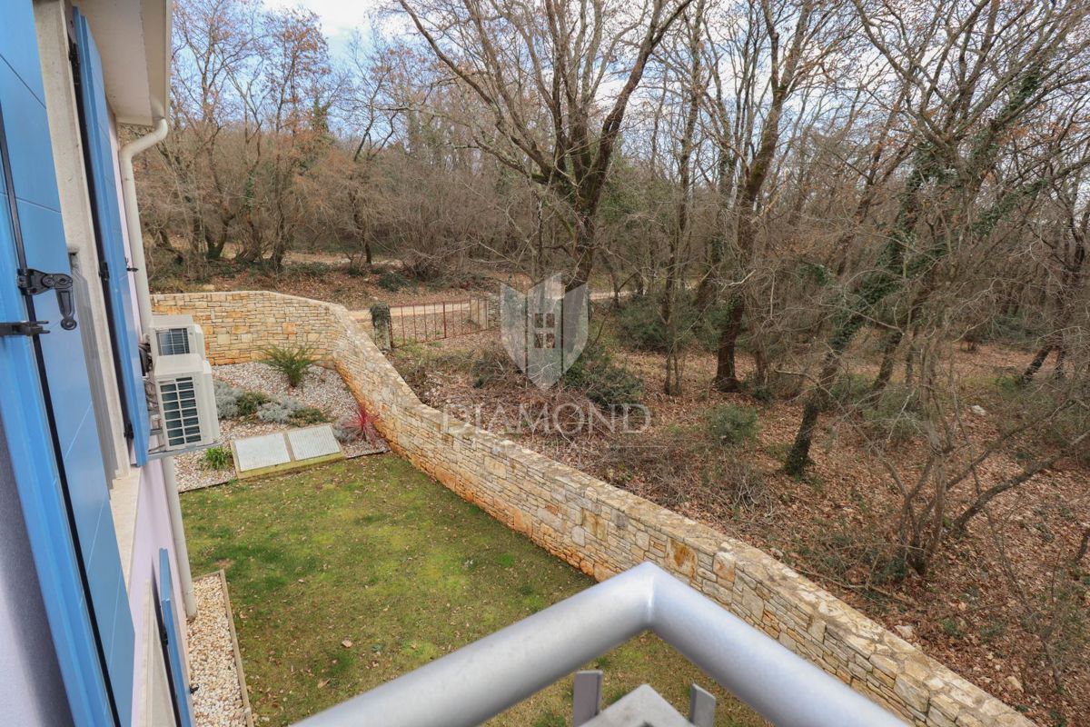 Bellissima casa con piscina, a 9 km da Rovigno, vista e tranquillità