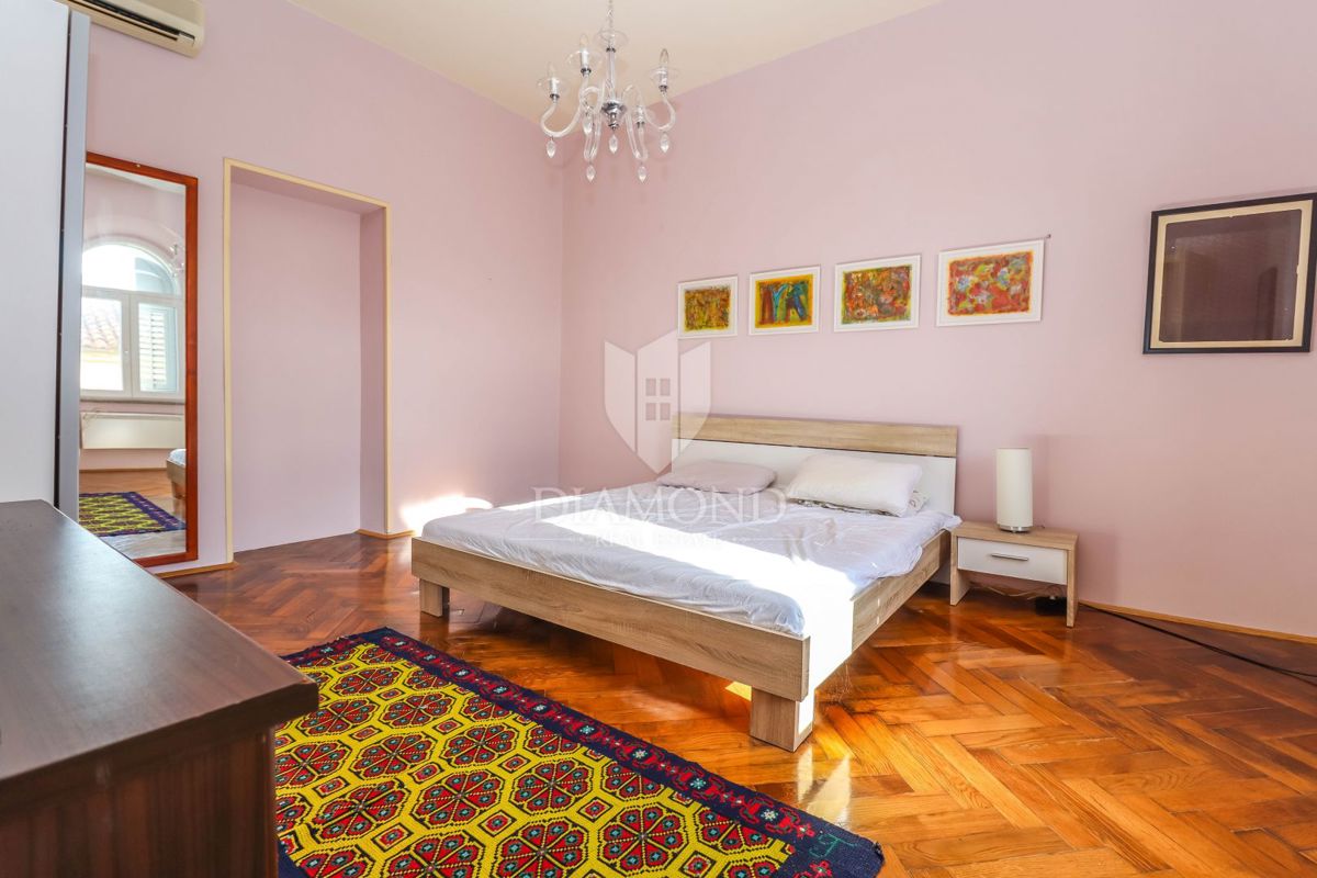 DA NON PERDERE! Appartamento con 3 camere da letto + soggiorno nel centro di Pola! 