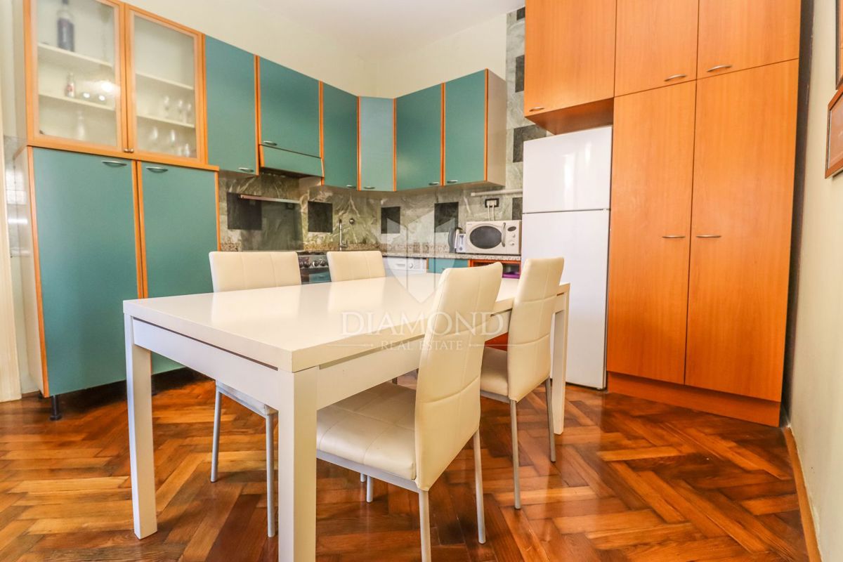 DA NON PERDERE! Appartamento con 3 camere da letto + soggiorno nel centro di Pola! 