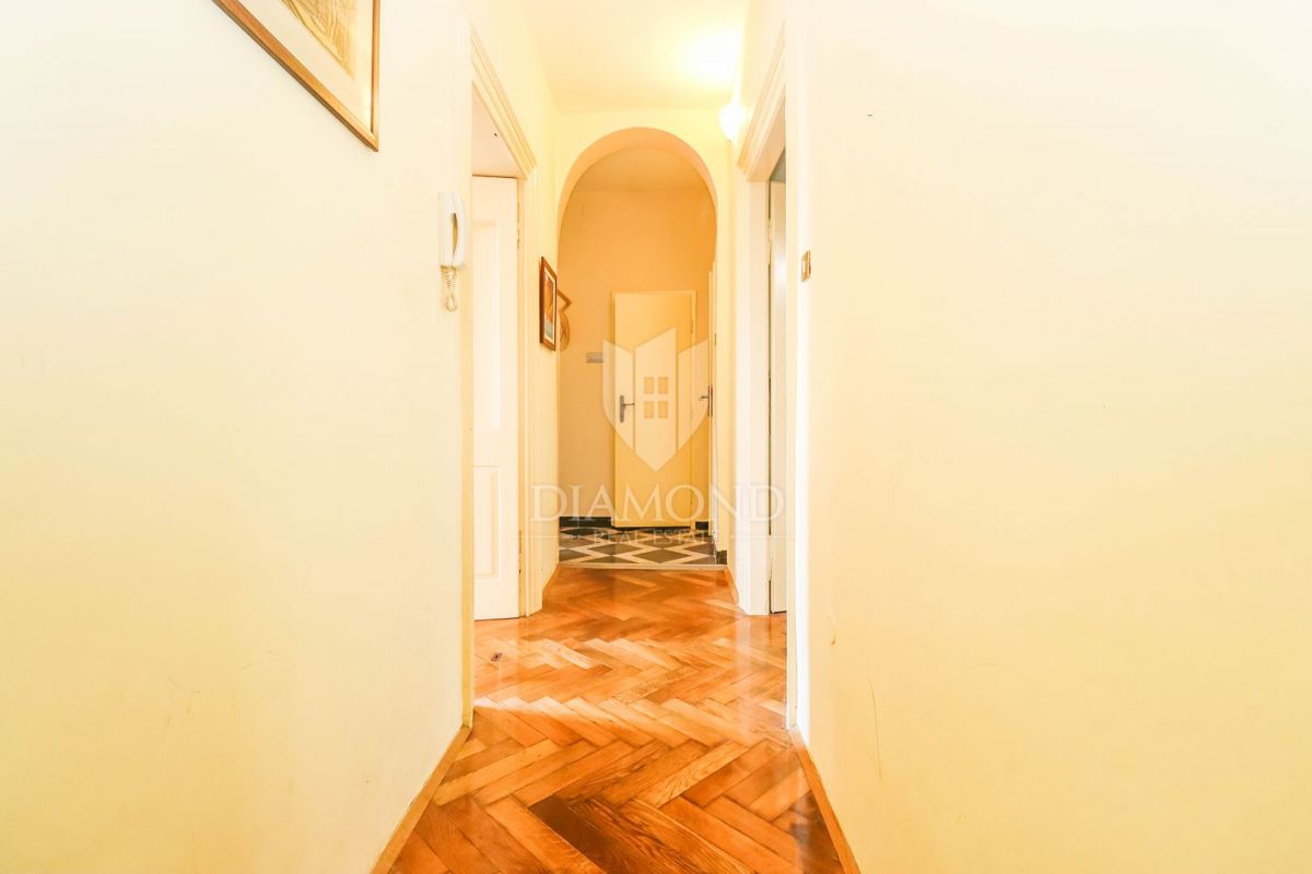 DA NON PERDERE! Appartamento con 3 camere da letto + soggiorno nel centro di Pola! 
