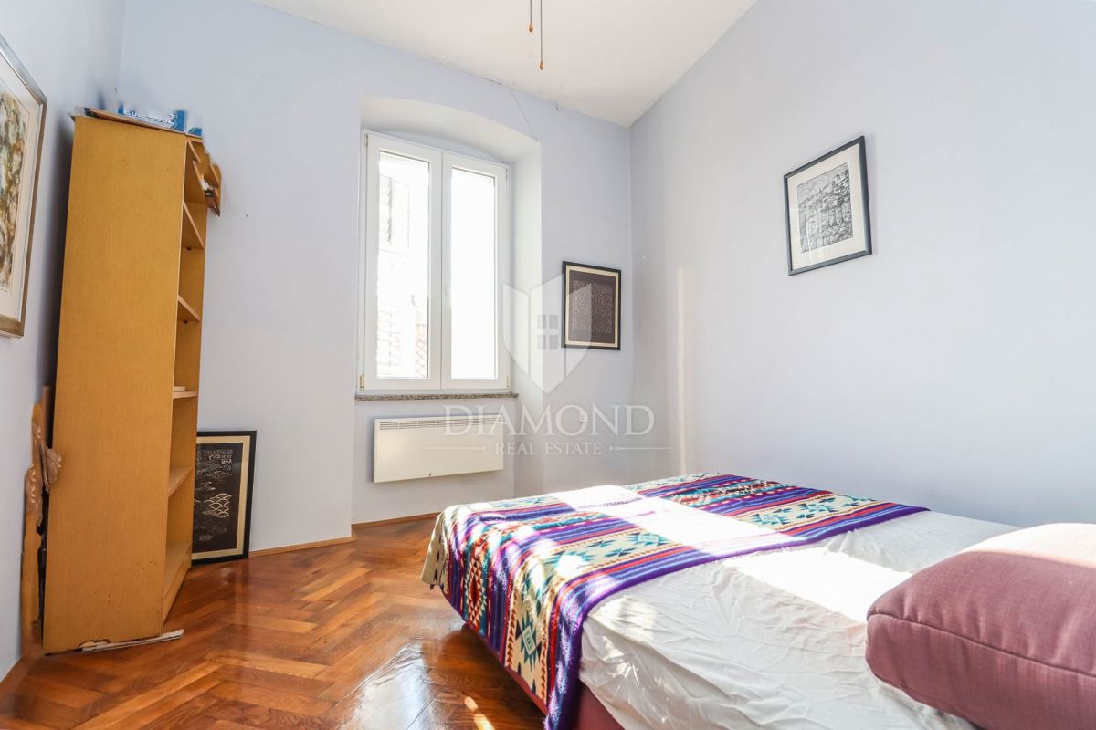 DA NON PERDERE! Appartamento con 3 camere da letto + soggiorno nel centro di Pola! 