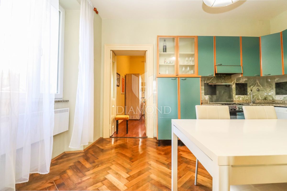 DA NON PERDERE! Appartamento con 3 camere da letto + soggiorno nel centro di Pola! 