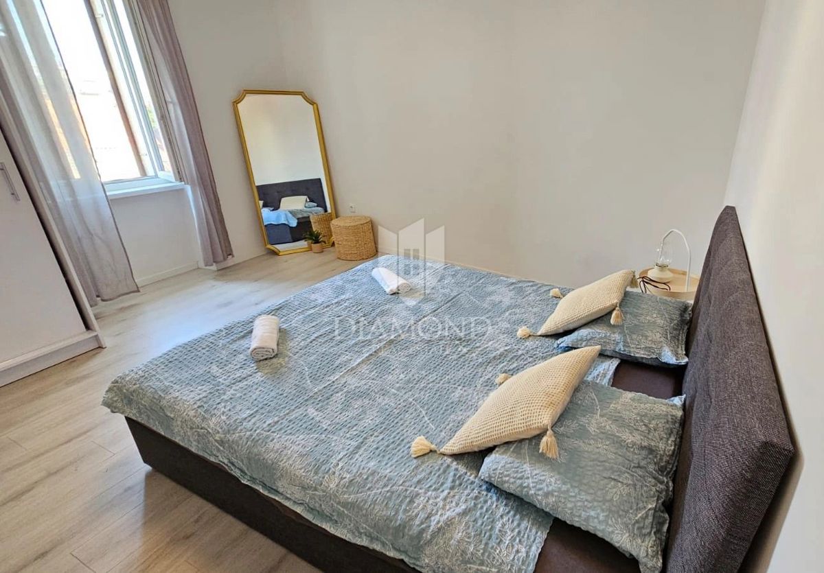 Pola, appartamento con tre camere da letto a 100 metri dall'arena!
