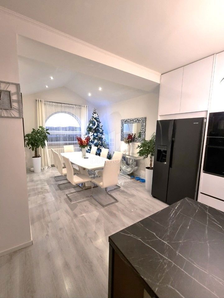 Viškovo, un appartamento che offre comfort e un'opportunità commerciale