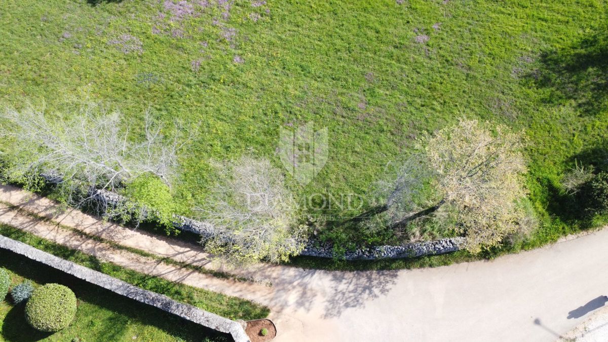 Parenzo – Dintorni – Terreno con Splendida Vista Mare