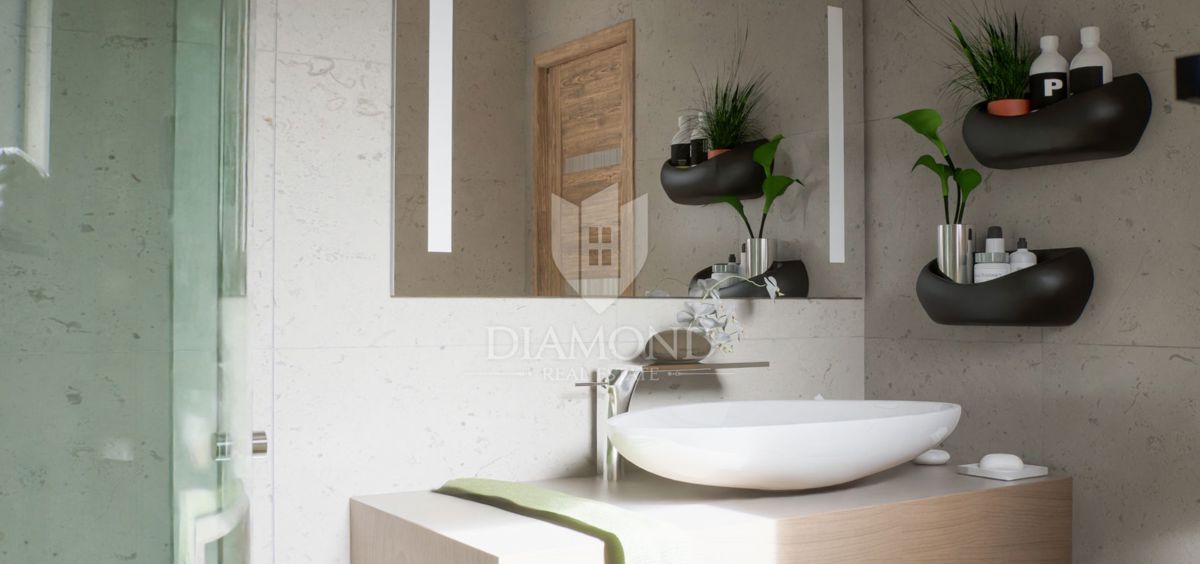 Parenzo, moderno appartamento al piano terra con giardino privato